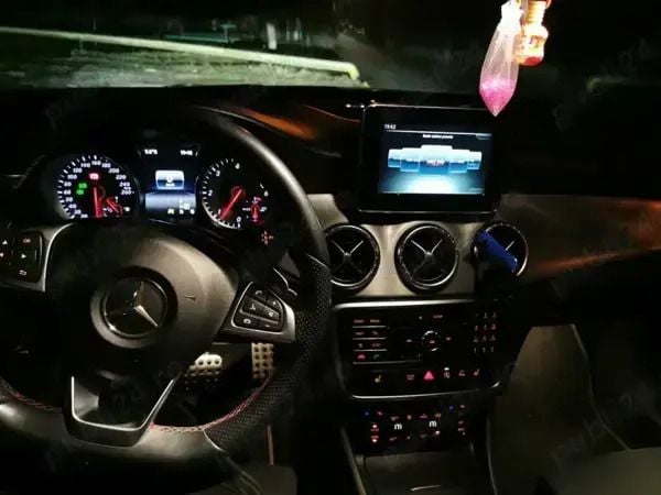 Utilizat 2016 Mercedes CLA220 Berlinǎ | 16.200 EUR - Imagine 1/4