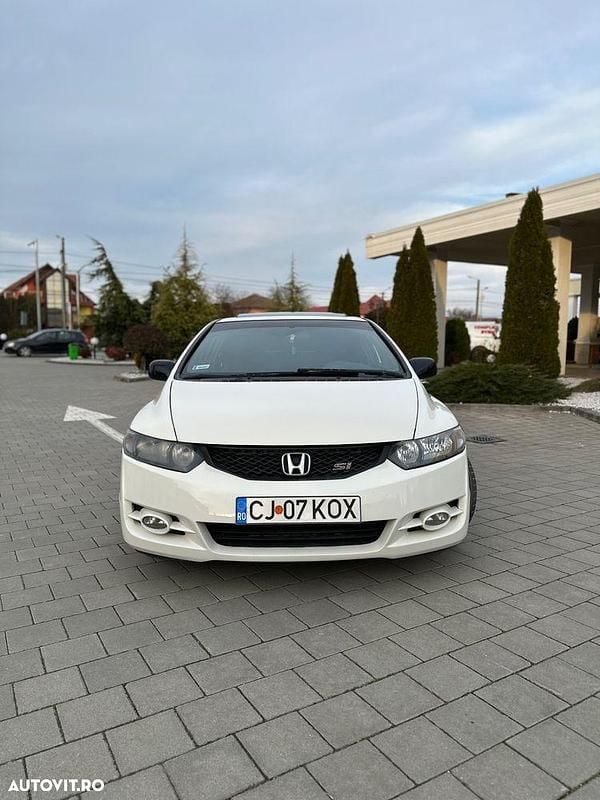 Second-hand Honda Civic 201 CP (147 kW) 2009 Culoarealb Coupe