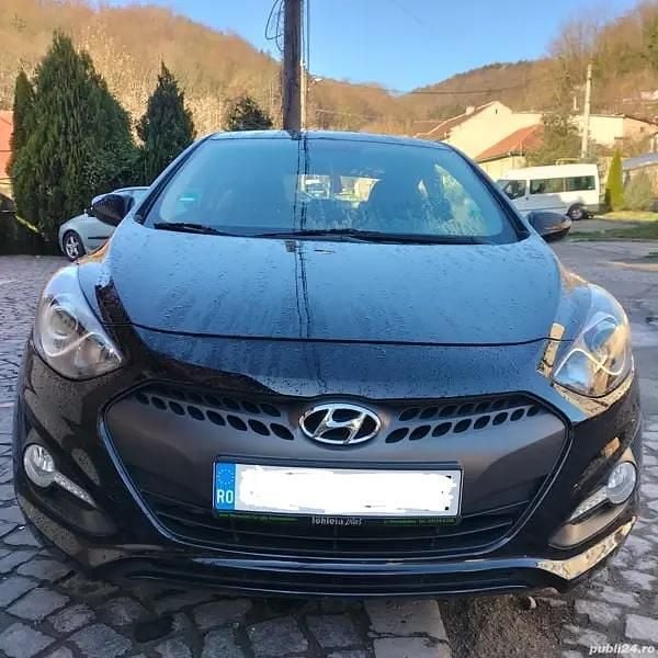 Negru Utilizat 2014 Hyundai i30 Coupe | 5.300 EUR (Preț bun) - Imagine 1/4