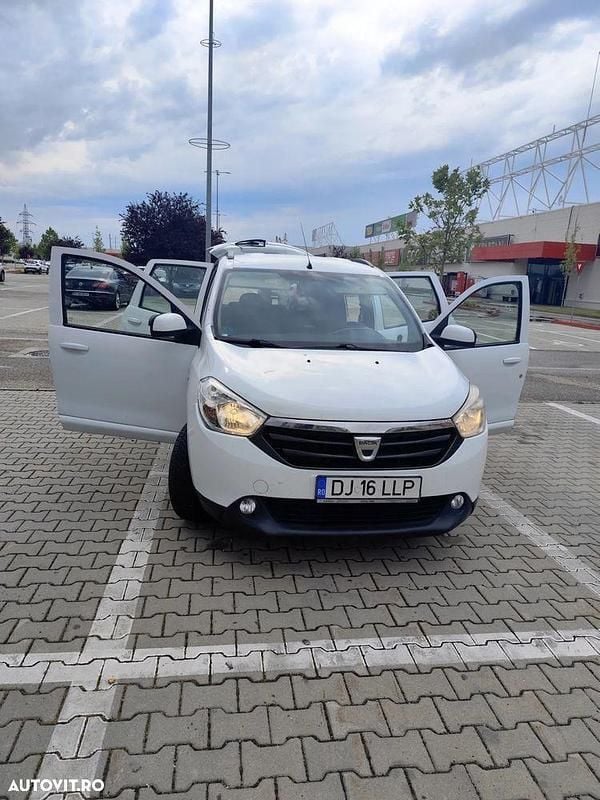 Alb Utilizat 2015 Dacia Lodgy Monovolum | 6.150 EUR (Preț OK) - Imagine 1/4