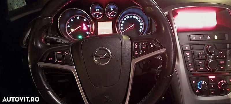 Gri Utilizat 2009 Opel Astra Coupe | 2.950 EUR (Preț OK) - Imagine 1/4