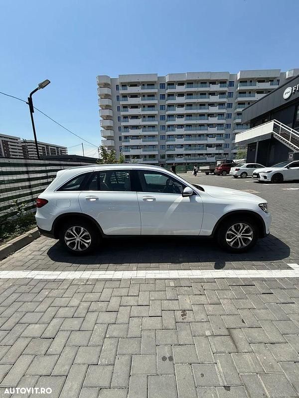 Culoarealb Utilizat 2016 Mercedes GLC220 SUV | 23.350 EUR (Preț OK) - Imagine 1/4