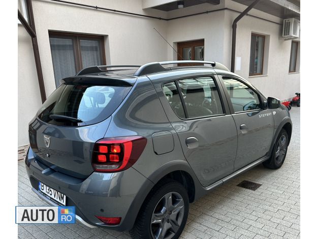 Second-hand Dacia Sandero 90 CP (66 kW) 2018 Gri Hatchback