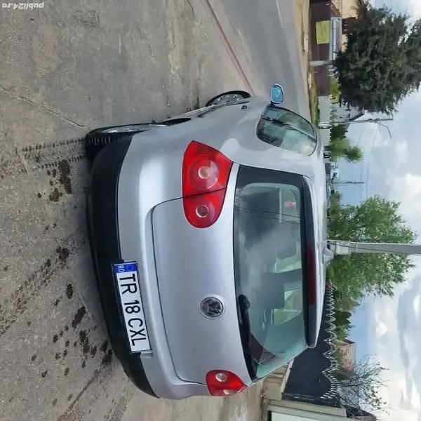 Utilizat 2005 VW Golf IV Coupe | 1.300 EUR (Preț bun) - Imagine 1/4