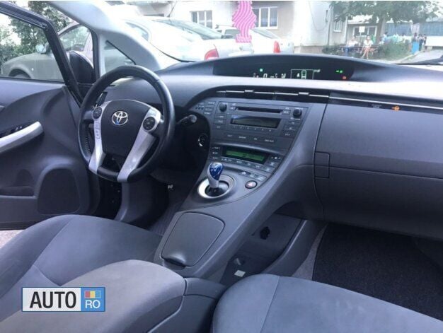 Second-hand Toyota Prius 136 CP (100 kW) 2009 Negru Hatchback