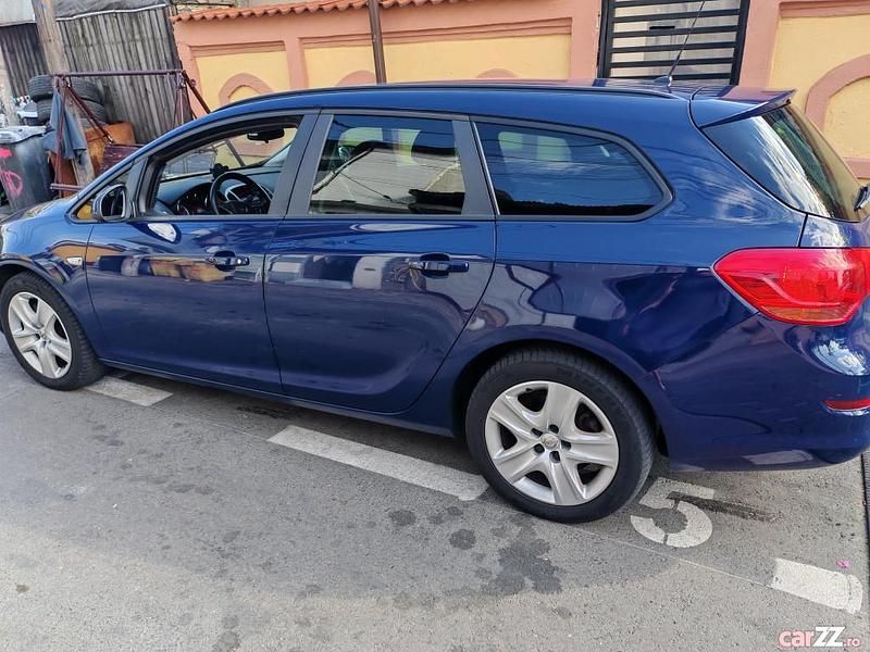 Second-hand Opel Astra Sport 110 CP (80 kW) 2011 Albastru Break