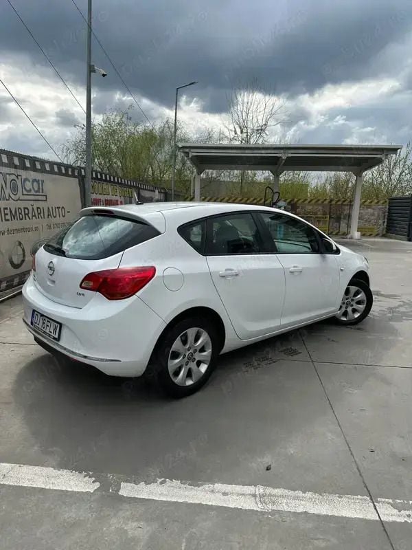 Utilizat 2014 Opel Astra Hatchback | 4.400 EUR (Preț OK) - Imagine 1/4