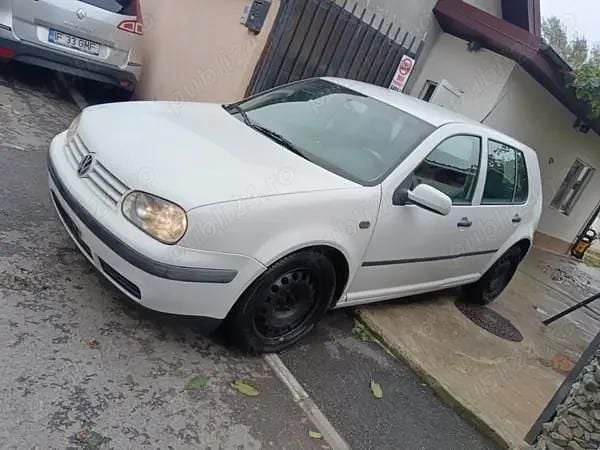 Alb Utilizat 2002 VW Golf IV Hatchback | 1.200 EUR (Preț bun) - Imagine 1/4