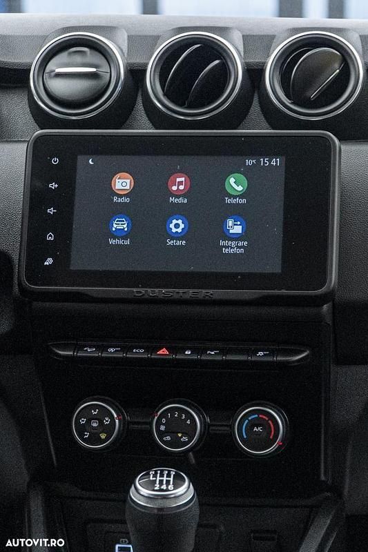 Second-hand Dacia Duster Comfort 115 CP (84 kW) 2022 Culoarealb SUV