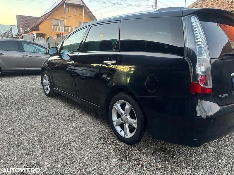 Negru Utilizat 2010 Mitsubishi Grandis Monovolum | 2.999 EUR - Imagine 1/4