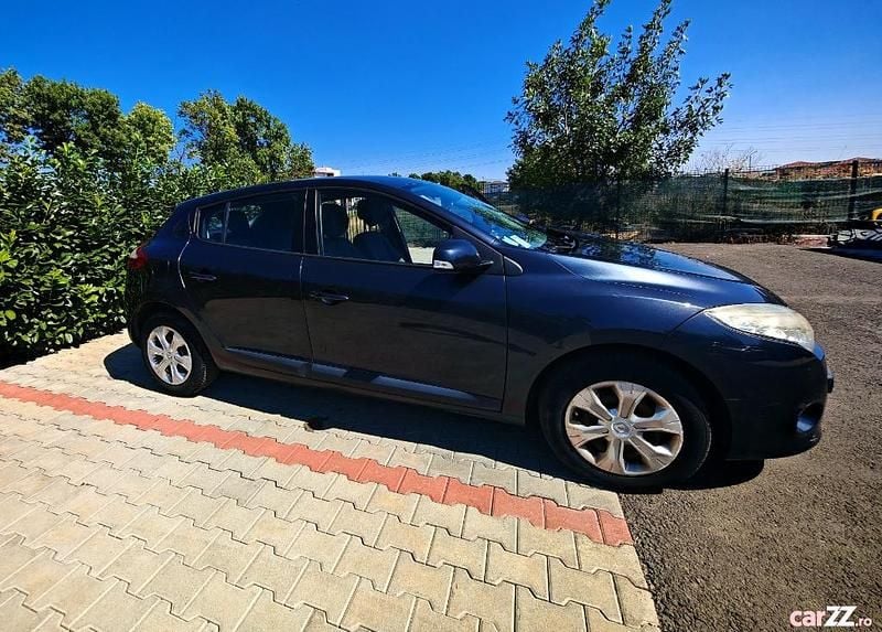 Gri Utilizat 2010 Renault Mégane III Berlinǎ | 3.700 EUR (Preț OK) - Imagine 1/4