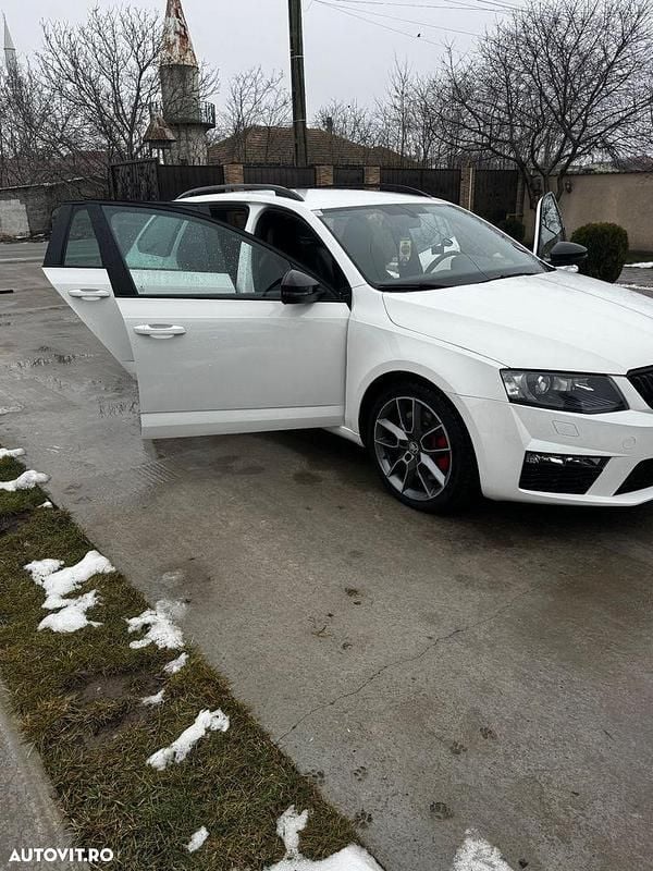 Second-hand Skoda Octavia RS 184 CP (135 kW) 2015 Culoarealb Hatchback