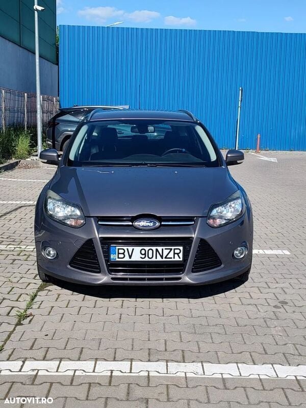 Gri Utilizat 2011 Ford Focus Titanium Break | 5.300 EUR (Puțin scump) - Imagine 1/4