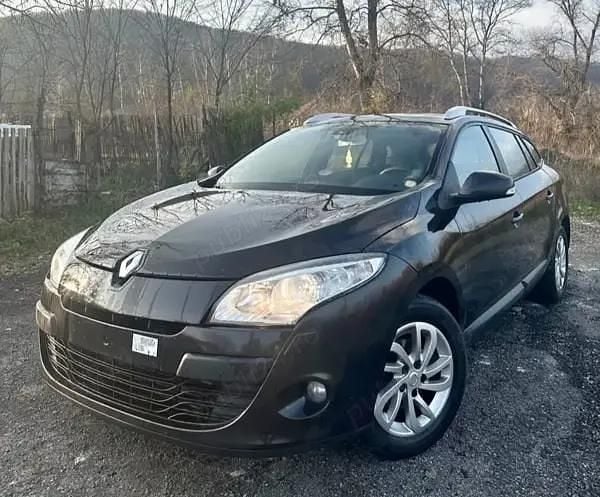 Negru Utilizat 2010 Renault Mégane III Break | 3.200 EUR (Preț OK) - Imagine 1/4