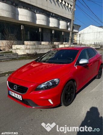 Roșu Utilizat 2016 Volvo V40 R-Design Break | 7.800 EUR (Preț OK) - Imagine 1/4