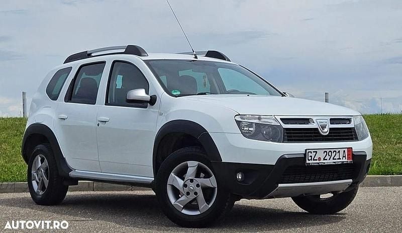 Culoarealb Utilizat 2013 Dacia Duster Prestige SUV | 6.900 EUR (Preț bun) - Imagine 1/4