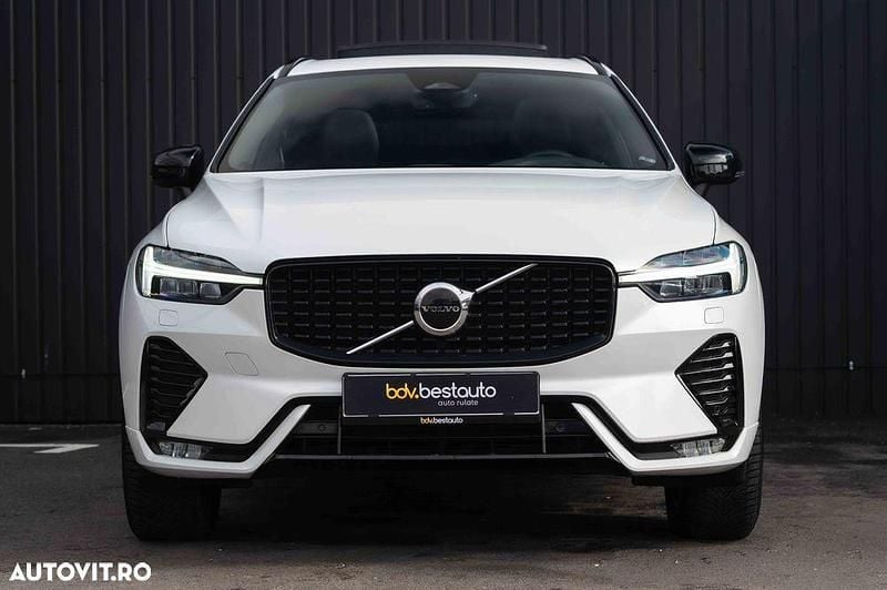 Second-hand Volvo XC60 R-Design 197 CP (144 kW) 2023 Culoarealb SUV