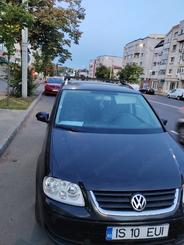 Second-hand VW Touran 140 CP (102 kW) 2006 Negru Monovolum