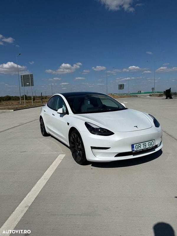 Second-hand Tesla Model 3 366 kW (498 CP) 2023 Culoarealb Berlinǎ
