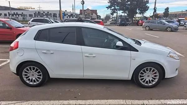 Alb Utilizat 2008 Fiat Bravo Hatchback | 2.550 EUR (Preț OK) - Imagine 1/4