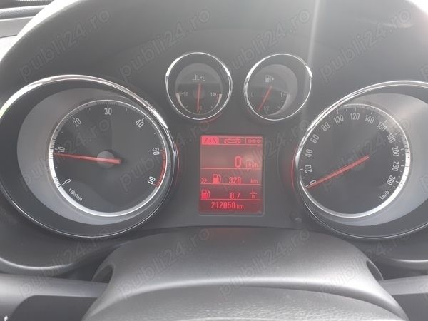 Second-hand Opel Insignia 160 CP (117 kW) 2013 Maro Berlinǎ