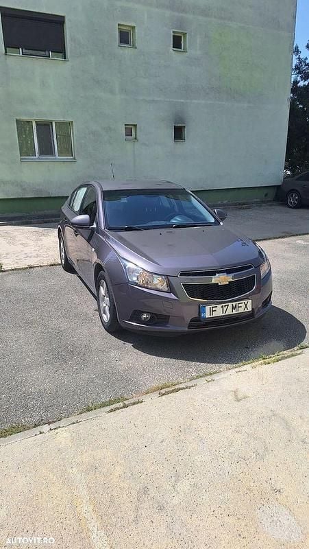 Alte culori Utilizat 2012 Chevrolet Cruze LT Hatchback | 4.500 EUR - Imagine 1/4