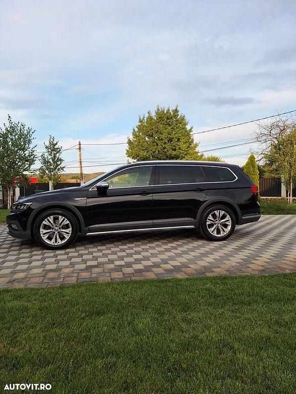 Culoarenegru Utilizat 2020 VW Passat Alltrack Break | 20.900 EUR (Preț bun) - Imagine 1/4