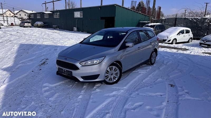 Culoareargint Second-hand 2015 Ford Focus Titanium Break | 4.950 EUR (Preț bun) - Imagine 1/4