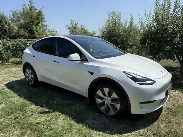 Second-hand Tesla Model Y 378 kW (514 CP) 2023 Alb SUV