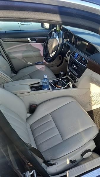 Second-hand Mercedes 220 170 CP (125 kW) 2013 Berlinǎ