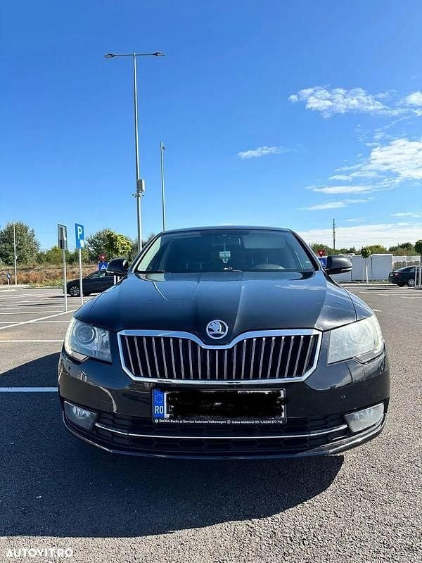 Culoarenegru Utilizat 2015 Skoda Superb Ambition Break | 8.690 EUR (Preț OK) - Imagine 1/4