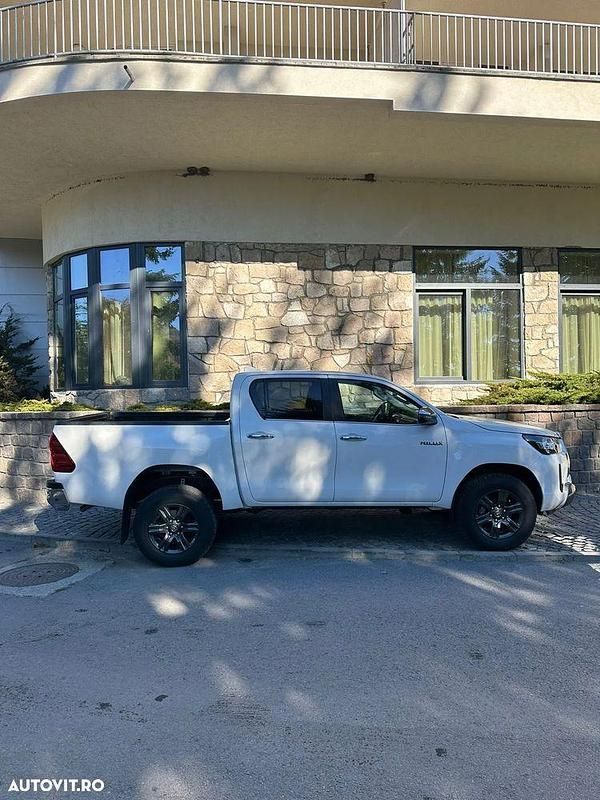 Alb Utilizat 2024 Toyota HiLux Pickup | 42.000 EUR (Super Preț) - Imagine 1/4