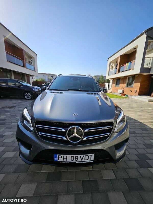 Gri Utilizat 2018 Mercedes GLE43 AMG AMG SUV | 34.000 EUR - Imagine 1/4