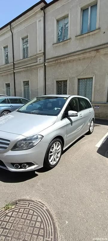Utilizat 2013 Mercedes B180 Monovolum | 7.900 EUR - Imagine 1/4