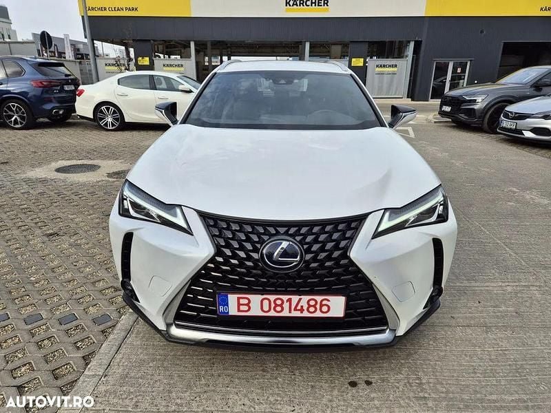 Second-hand Lexus UX 250h Business Edition 177 CP (130 kW) 2022 Culoarealb SUV