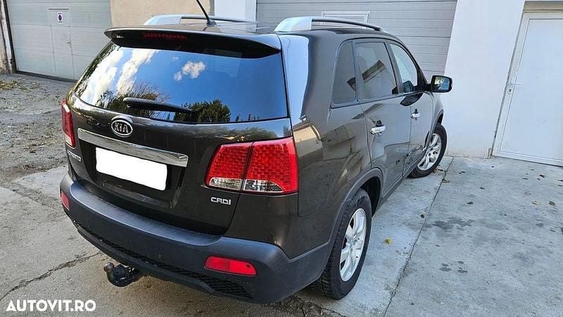 Second-hand Kia Sorento Classic 197 CP (144 kW) 2011 Culoaremaro SUV