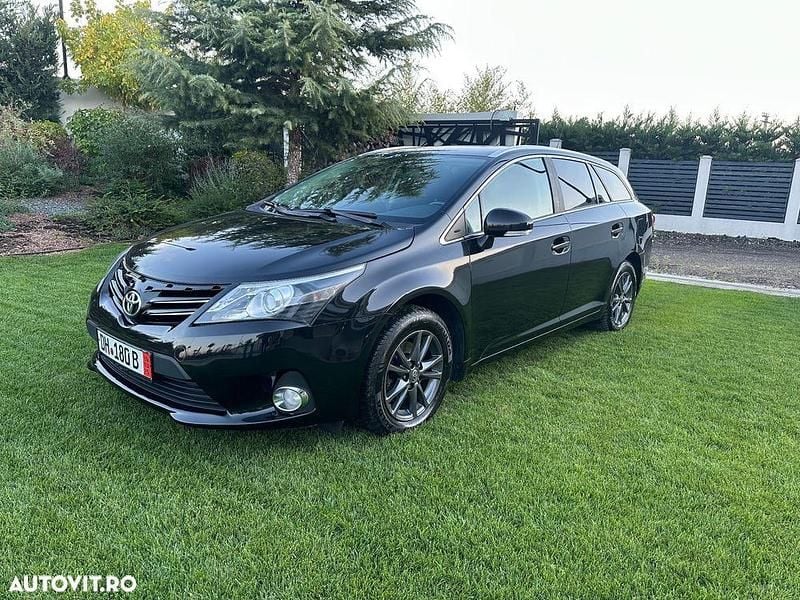 Culoarenegru Utilizat 2014 Toyota Avensis Business Edition Break | 6.800 EUR (Preț bun) - Imagine 1/4