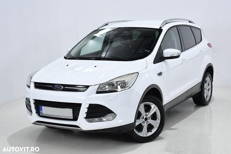 Second-hand Ford Kuga 140 CP (102 kW) 2013 Culoarealb SUV