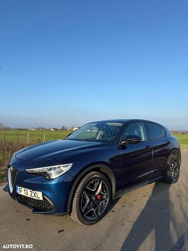Second-hand Alfa Romeo Stelvio Super 190 CP (139 kW) 2020 Culoarealbastru SUV