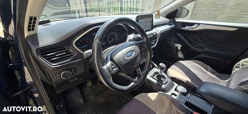 Culoarealbastru Second-hand 2018 Ford Focus Trend Break | 7.000 EUR (Preț bun) - Imagine 1/4