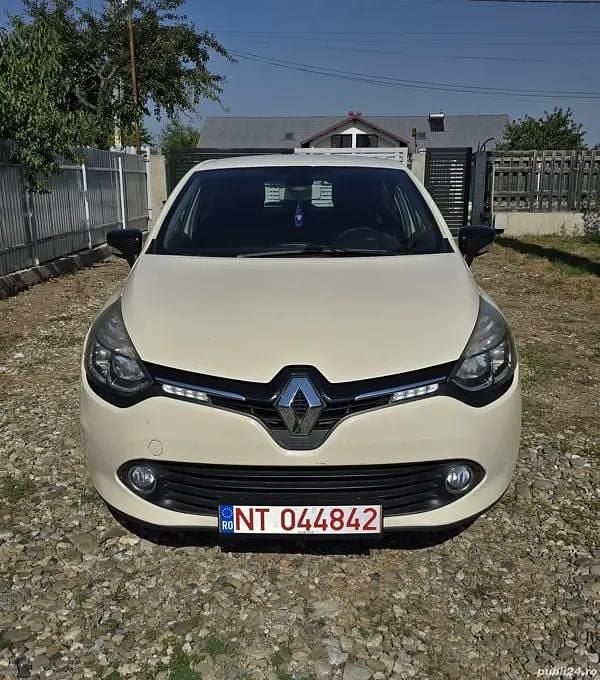 Utilizat 2016 Renault Clio IV Hatchback | 5.999 EUR (Preț bun) - Imagine 1/4