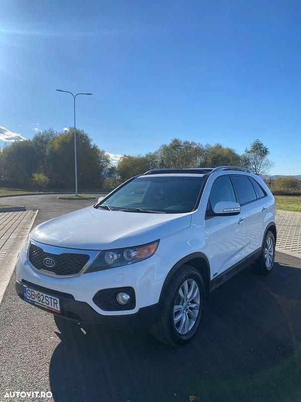Culoarealb Utilizat 2012 Kia Sorento SUV | 9.000 EUR (Preț bun) - Imagine 1/4