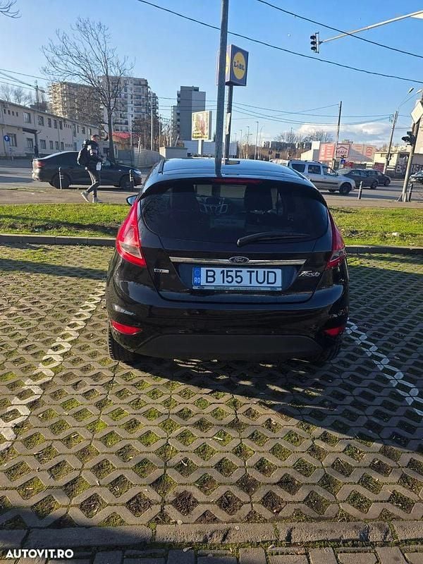 Second-hand Ford Fiesta Titanium 68 CP (50 kW) 2009 Culoarenegru Hatchback