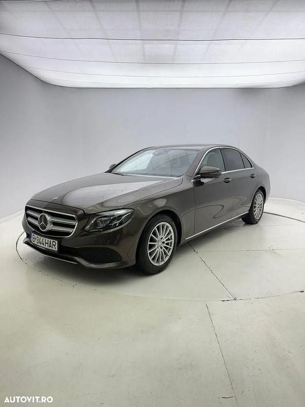 Culoaremaro Second-hand 2018 Mercedes E220 Berlinǎ | 22.000 EUR (Super Preț) - Imagine 1/4