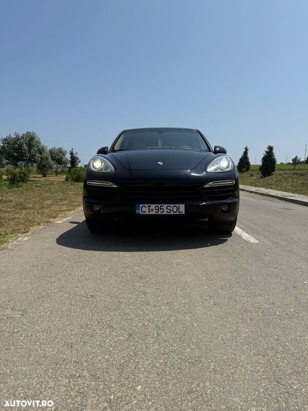 Negru Utilizat 2011 Porsche Cayenne SUV | 22.900 EUR - Imagine 1/4