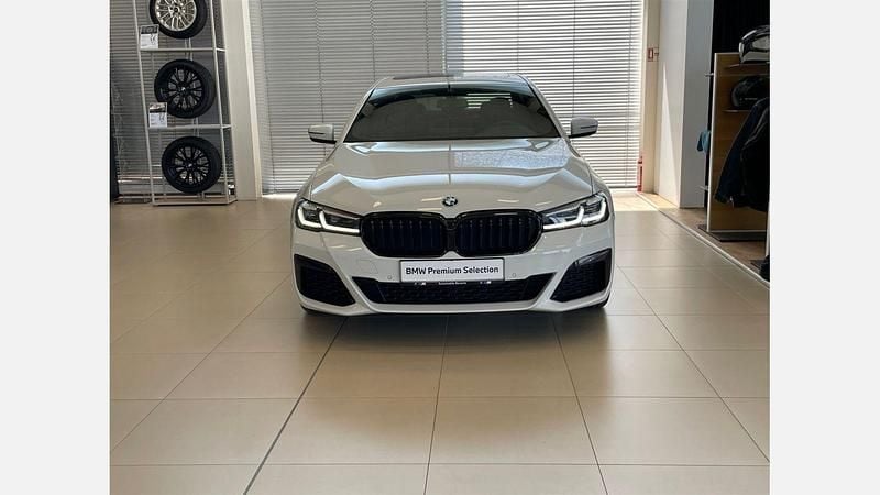 Second-hand BMW 540 Shadowline 340 CP (250 kW) 2022 Alpine white 3 Berlinǎ