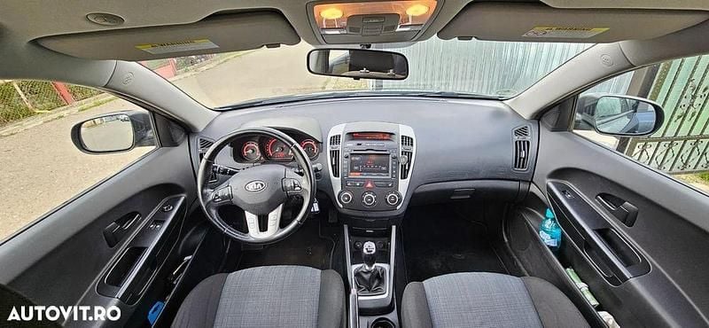 Gri Utilizat 2011 Kia Ceed Edition 7 Break | 4.750 EUR (Preț OK) - Imagine 1/4