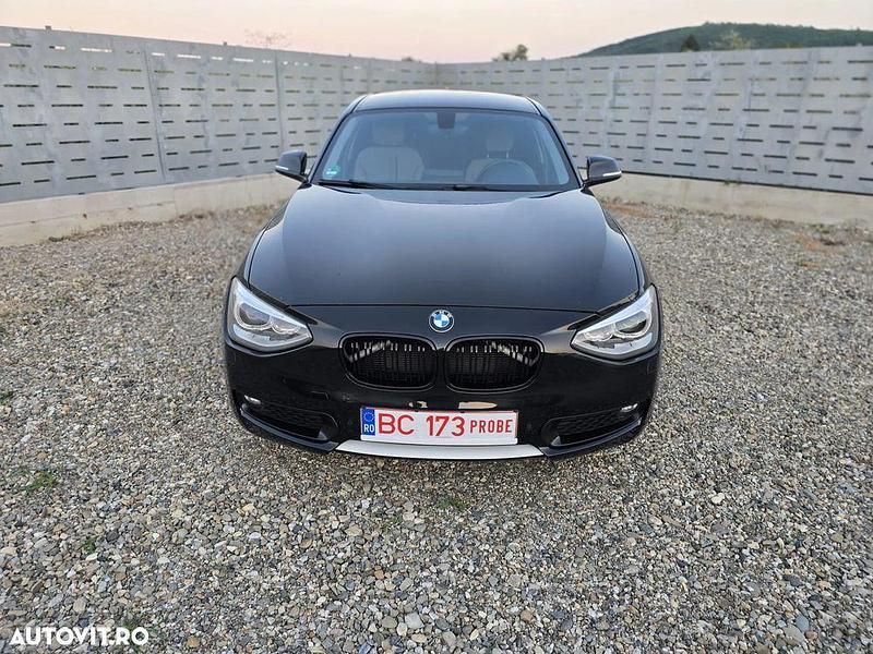 Culoarenegru Utilizat 2012 BMW 118 Urban Line Hatchback | 6.650 EUR (Preț OK) - Imagine 1/4