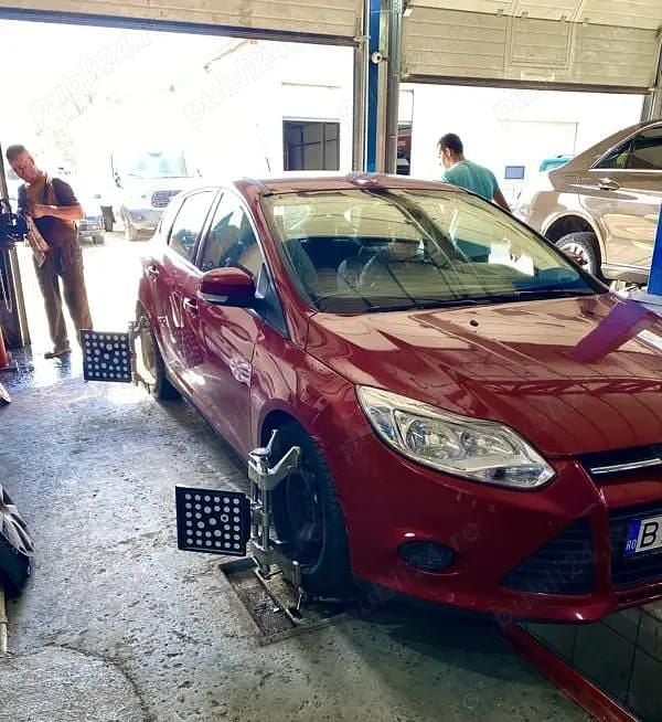 Second-hand Ford Focus 95 CP (69 kW) 2013 Rosu Hatchback