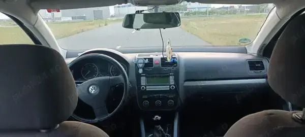 Utilizat 2007 VW Jetta Berlinǎ | 2.300 EUR (Preț OK) - Imagine 1/4